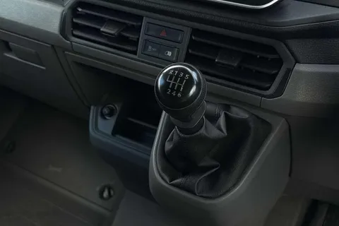 DE74OHN Volkswagen Crafter 2.0 TDI 140PS Commerce High Roof Van Thumbnail #19