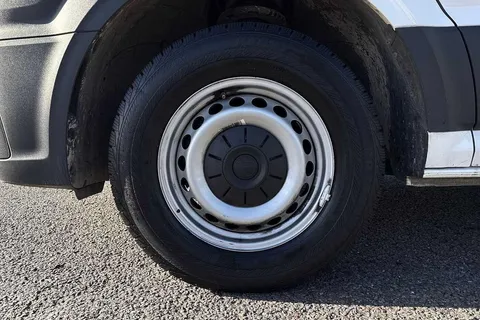 DE74OHN Volkswagen Crafter 2.0 TDI 140PS Commerce High Roof Van Thumbnail #23