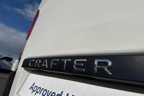 DE74OHN Volkswagen Crafter 2.0 TDI 140PS Commerce High Roof Van Thumbnail #30