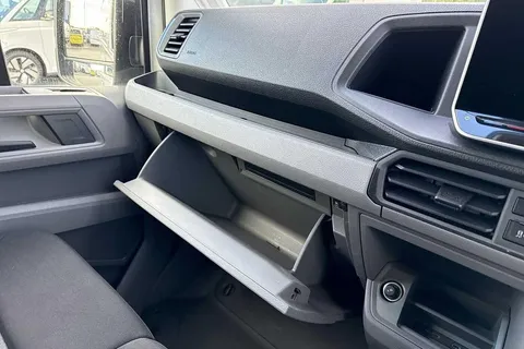 DE74OHN Volkswagen Crafter 2.0 TDI 140PS Commerce High Roof Van Thumbnail #36