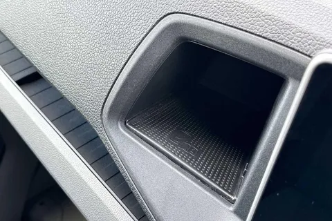 DE74OHN Volkswagen Crafter 2.0 TDI 140PS Commerce High Roof Van Thumbnail #39