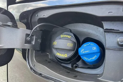 DC75LNX Volkswagen Caddy 2.0 TDI 122PS Commerce Pro Van DSG [Tech Pack] Thumbnail #28