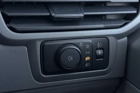 DC75LZK Volkswagen Transporter 2.0 TDI 110 Commerce Pro Van Thumbnail #45