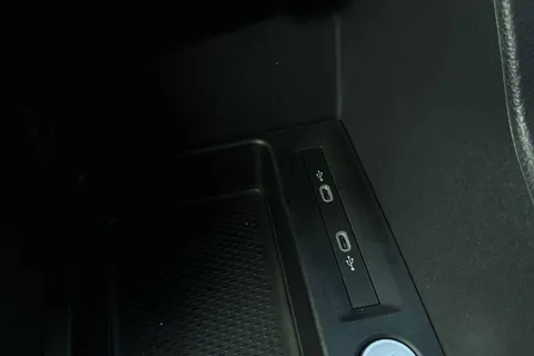 DC75LNX Volkswagen Caddy 2.0 TDI 122PS Commerce Pro Van DSG [Tech Pack] Thumbnail #45