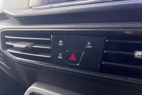 DC75LNX Volkswagen Caddy 2.0 TDI 122PS Commerce Pro Van DSG [Tech Pack] Thumbnail #47