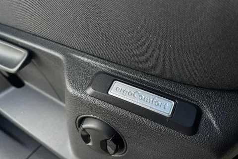 DC75LNX Volkswagen Caddy 2.0 TDI 122PS Commerce Pro Van DSG [Tech Pack] Thumbnail #52