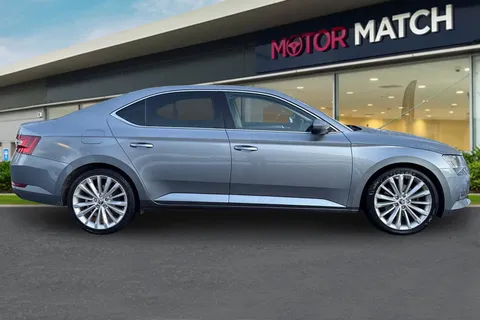 VF19YKJ Škoda Superb 2.0 TDI SE L Executive DSG Euro 6 (s/s) 5dr Thumbnail #4