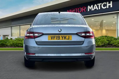 VF19YKJ Škoda Superb 2.0 TDI SE L Executive DSG Euro 6 (s/s) 5dr Thumbnail #5