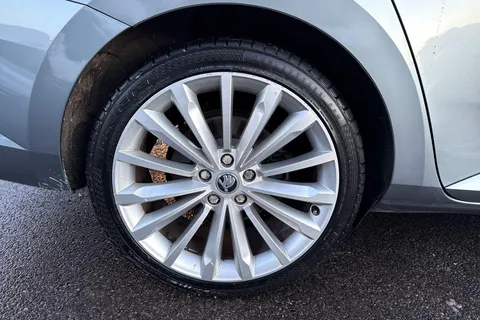VF19YKJ Škoda Superb 2.0 TDI SE L Executive DSG Euro 6 (s/s) 5dr Thumbnail #8