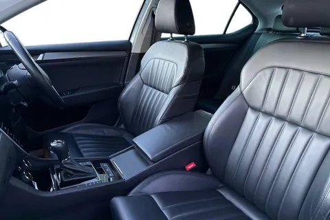 VF19YKJ Škoda Superb 2.0 TDI SE L Executive DSG Euro 6 (s/s) 5dr Thumbnail #12