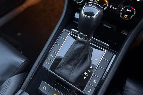 VF19YKJ Škoda Superb 2.0 TDI SE L Executive DSG Euro 6 (s/s) 5dr Thumbnail #21
