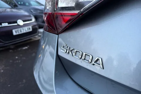 VF19YKJ Škoda Superb 2.0 TDI SE L Executive DSG Euro 6 (s/s) 5dr Thumbnail #27