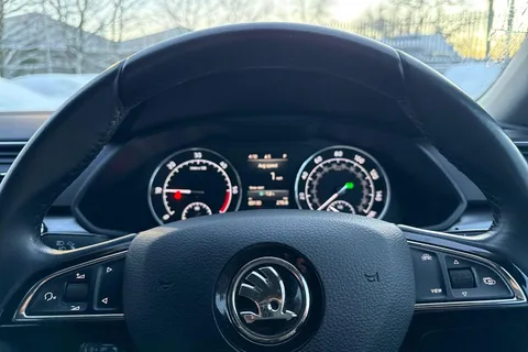 VF19YKJ Škoda Superb 2.0 TDI SE L Executive DSG Euro 6 (s/s) 5dr Thumbnail #35