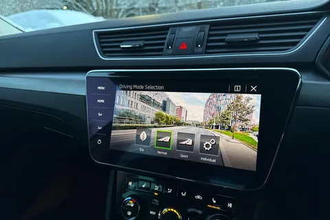 VF19YKJ Škoda Superb 2.0 TDI SE L Executive DSG Euro 6 (s/s) 5dr Thumbnail #42