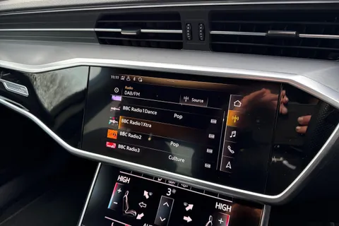 YC69YTH Audi A6 Saloon 2.0 TDI 40 Black Edition S Tronic Euro 6 (s/s) 4dr Thumbnail #27