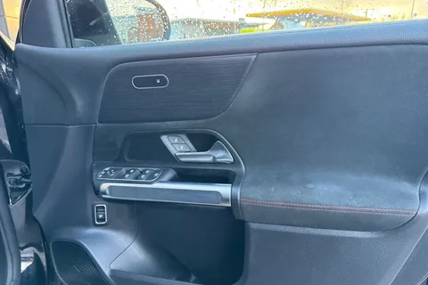 YC22MVZ Mercedes-Benz Eqb EQB 300 66.5kWh AMG Line (Premium) Auto 4MATIC 5dr Thumbnail #21