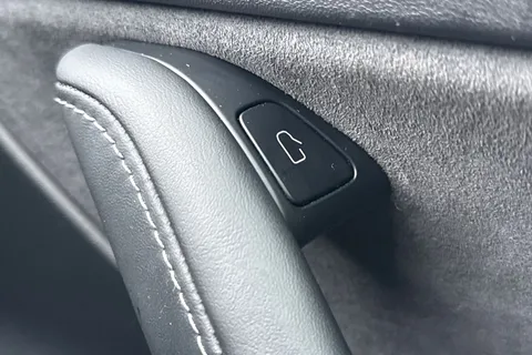 BJ71AEY Tesla Model 3 Standard Range Plus Auto RWD 4dr Thumbnail #43