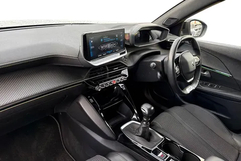 DG22ONV PEUGEOT 2008 1.2 PureTech GT Euro 6 (s/s) 5dr Thumbnail #14