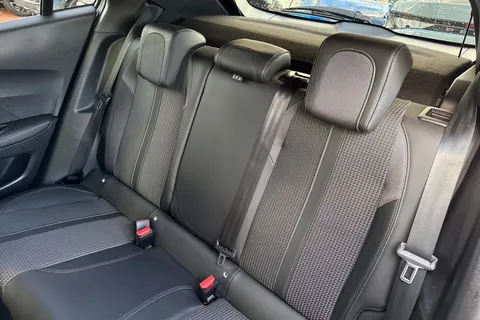 DG22ONV PEUGEOT 2008 1.2 PureTech GT Euro 6 (s/s) 5dr Thumbnail #18