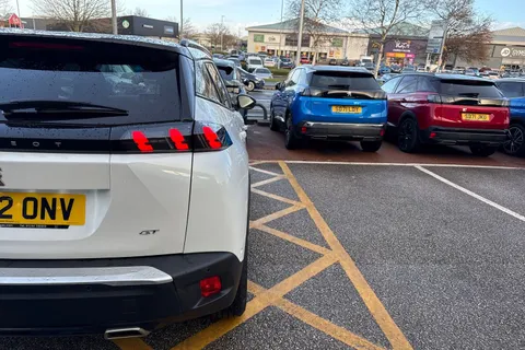 DG22ONV PEUGEOT 2008 1.2 PureTech GT Euro 6 (s/s) 5dr Thumbnail #35