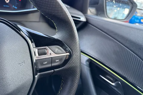 DG22ONV PEUGEOT 2008 1.2 PureTech GT Euro 6 (s/s) 5dr Thumbnail #38