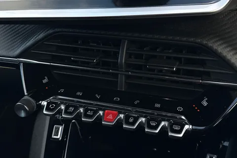 DG22ONV PEUGEOT 2008 1.2 PureTech GT Euro 6 (s/s) 5dr Thumbnail #54