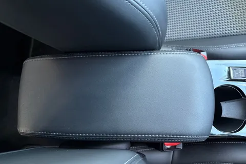 DG22ONV PEUGEOT 2008 1.2 PureTech GT Euro 6 (s/s) 5dr Thumbnail #59