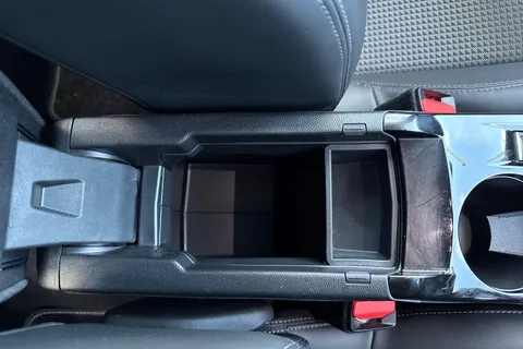 DG22ONV PEUGEOT 2008 1.2 PureTech GT Euro 6 (s/s) 5dr Thumbnail #60