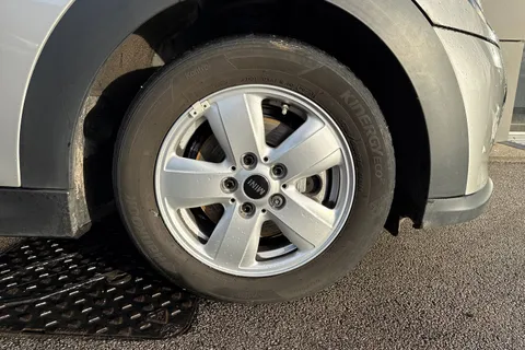 FX73NMF Mini Hatch 1.5 Cooper Classic Steptronic Euro 6 (s/s) 3dr Thumbnail #12