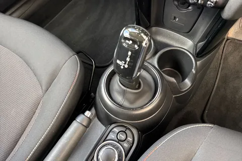 FX73NMF Mini Hatch 1.5 Cooper Classic Steptronic Euro 6 (s/s) 3dr Thumbnail #24