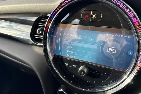 FX73NMF Mini Hatch 1.5 Cooper Classic Steptronic Euro 6 (s/s) 3dr Thumbnail #46