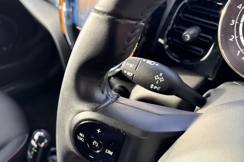 FX73NMF Mini Hatch 1.5 Cooper Classic Steptronic Euro 6 (s/s) 3dr Thumbnail #57