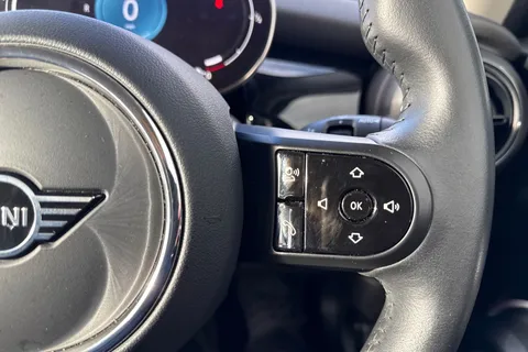 FX73NMF Mini Hatch 1.5 Cooper Classic Steptronic Euro 6 (s/s) 3dr Thumbnail #58