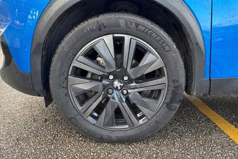 BT71FNG PEUGEOT e-2008 50kWh GT Premium Auto 5dr Thumbnail #12