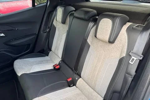 BT71FNG PEUGEOT e-2008 50kWh GT Premium Auto 5dr Thumbnail #18