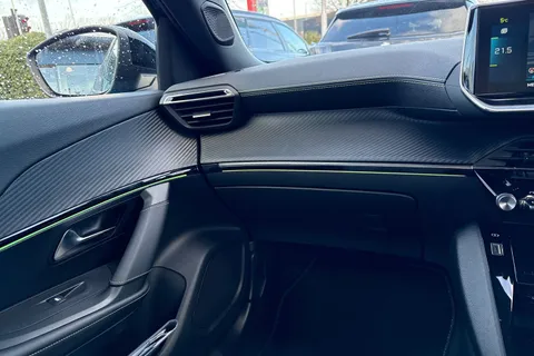 BT71FNG PEUGEOT e-2008 50kWh GT Premium Auto 5dr Thumbnail #19