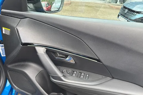 BT71FNG PEUGEOT e-2008 50kWh GT Premium Auto 5dr Thumbnail #20