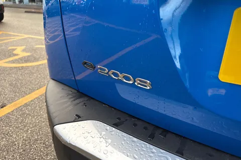 BT71FNG PEUGEOT e-2008 50kWh GT Premium Auto 5dr Thumbnail #33