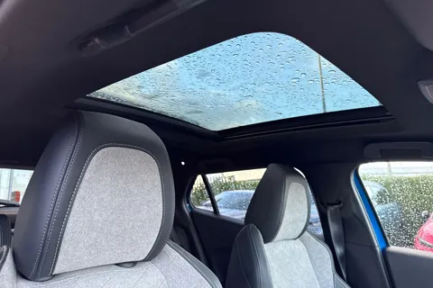 BT71FNG PEUGEOT e-2008 50kWh GT Premium Auto 5dr Thumbnail #39