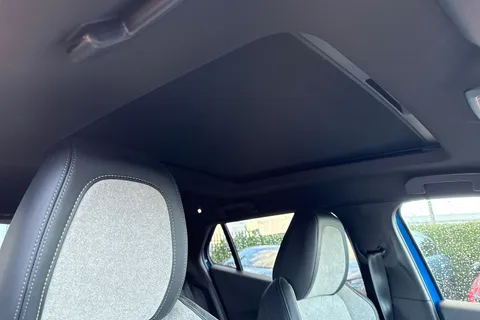 BT71FNG PEUGEOT e-2008 50kWh GT Premium Auto 5dr Thumbnail #40