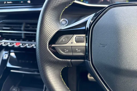 BT71FNG PEUGEOT e-2008 50kWh GT Premium Auto 5dr Thumbnail #42