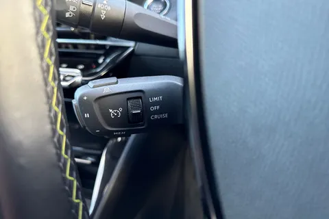 BT71FNG PEUGEOT e-2008 50kWh GT Premium Auto 5dr Thumbnail #44