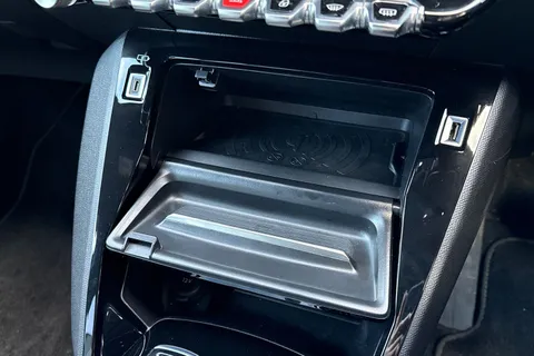 BT71FNG PEUGEOT e-2008 50kWh GT Premium Auto 5dr Thumbnail #58