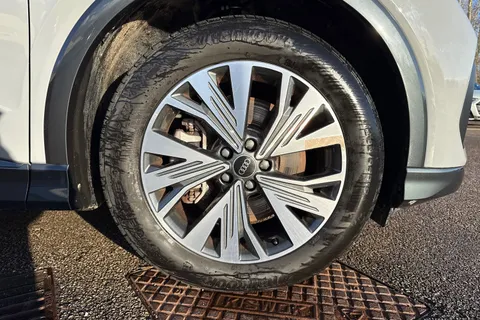 LV24WPK Audi Q4 e-tron Q4 Sport 45 e-tron 210,00 kW Thumbnail #7