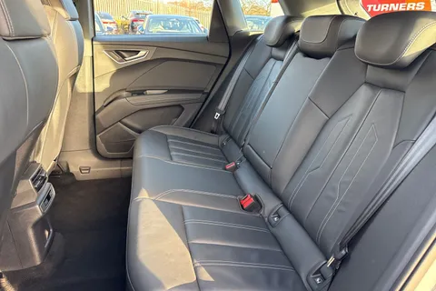 LV24WPK Audi Q4 e-tron Q4 Sport 45 e-tron 210,00 kW Thumbnail #14