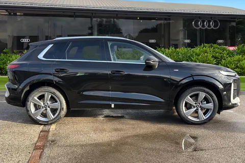  Audi Q3 1.5 TFSI S line S Tronic Euro 6 (s/s) 5dr Thumbnail #4