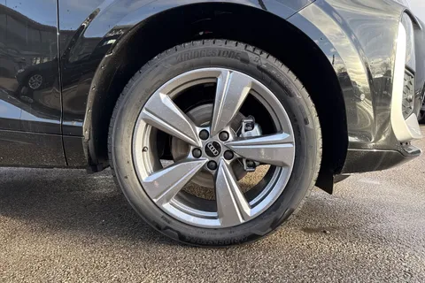  Audi Q3 1.5 TFSI S line S Tronic Euro 6 (s/s) 5dr Thumbnail #10