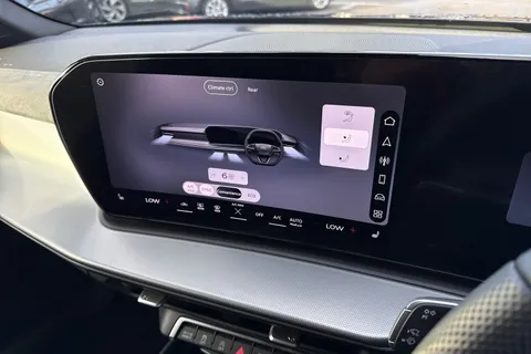  Audi Q3 1.5 TFSI S line S Tronic Euro 6 (s/s) 5dr Thumbnail #22