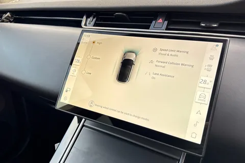 KW24OJE Land Rover Range Rover Evoque 2.0 D200 Dynamic HSE 5dr Thumbnail #42