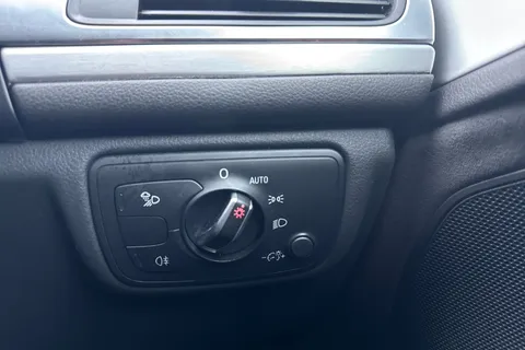 32 of 54 for Audi A6 Saloon 2.0 TDI ultra S line S Tronic Euro 6 (s/s) 4dr